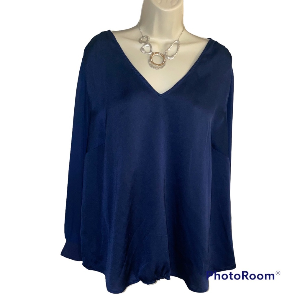 Lush Plus size navy blue top V-neck size 2X